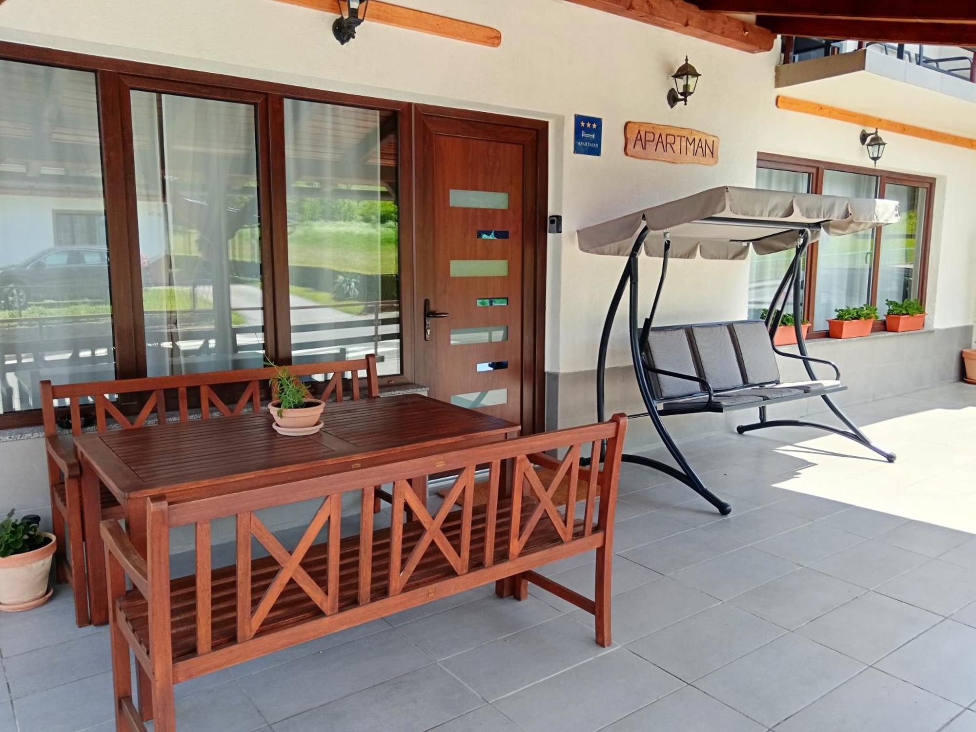 Apartman Thea Gomirje מראה חיצוני תמונה